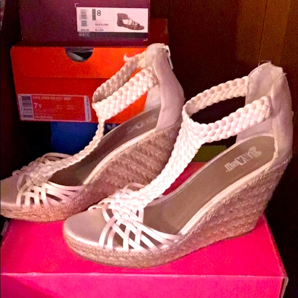 Brash women’s sandals